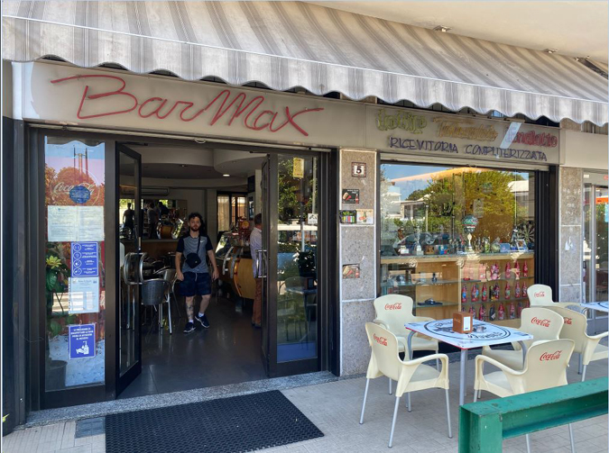 Rozzano impresa storica Bar Max